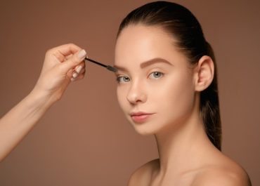 ESSENTIAL STEPS TO ACHIEVE A SHARP AND TAILORED BROW SHAPING