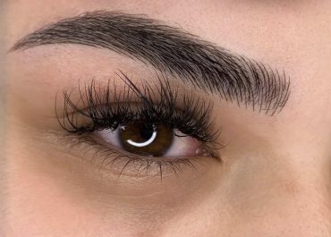 Nanoblading Eyebrows for Natural Fuller Brows